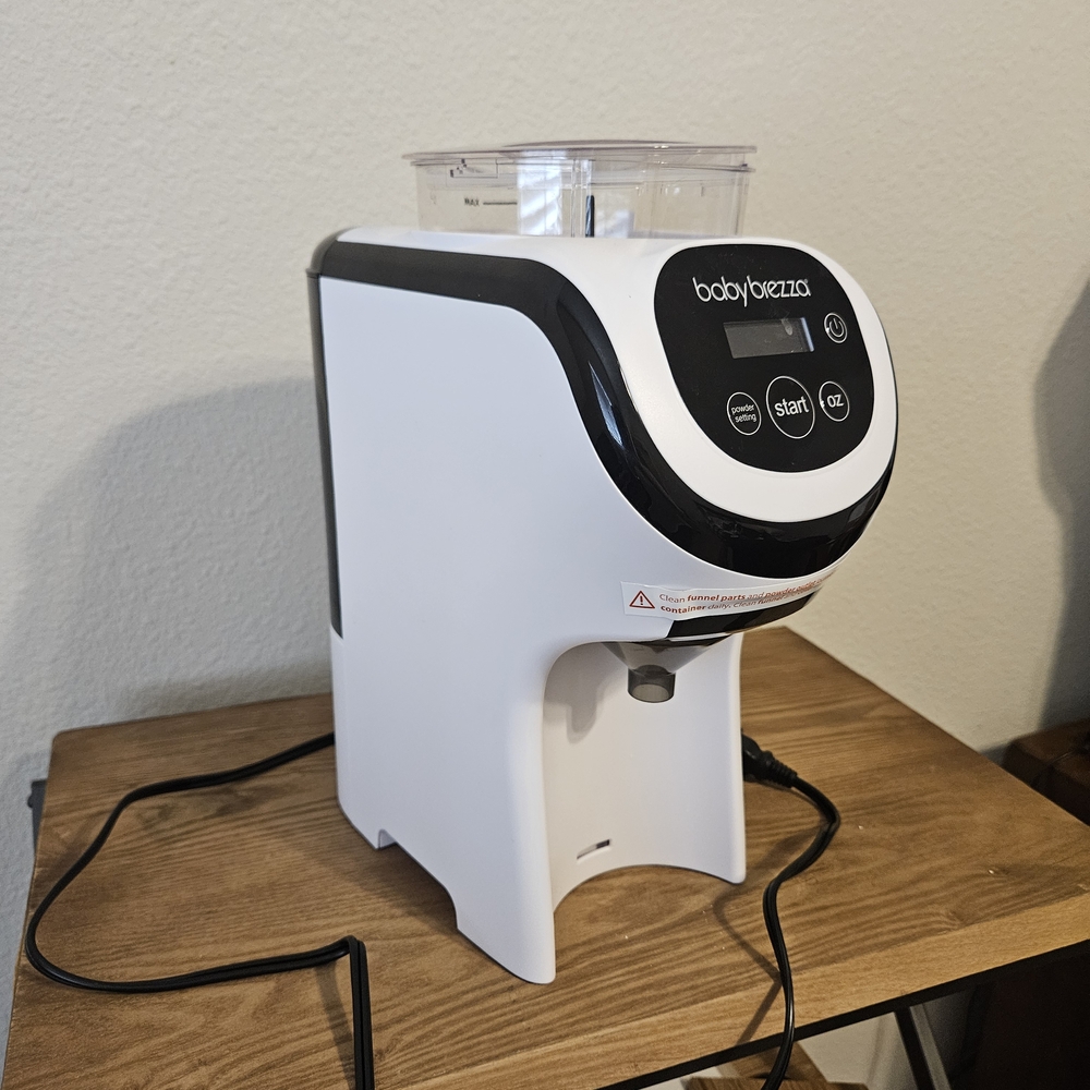 Baby Brezza White Formula Dispenser